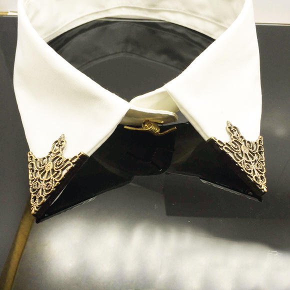 Other - Bright Gold Filigree Triangle Lapel Collar Pin